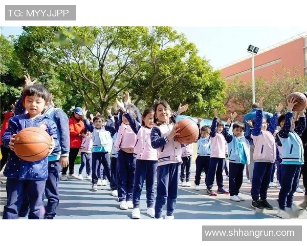小男孩的篮球梦六寸蛋糕完美诠释青春活力与运动激情